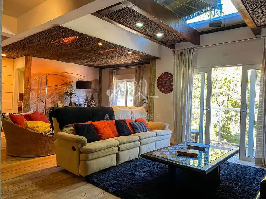 Foto 1 de Apartamento com 4 Quartos à venda, 230m² em Vila Abernessia, Campos do Jordão