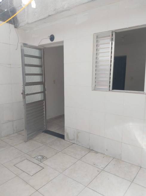 Foto 3 de Casa com 1 Quarto para alugar, 60m² em Jardim Catarina, São Paulo