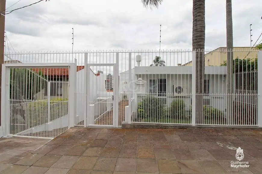 Foto 4 de Casa com 2 Quartos à venda, 250m² em Santo Antônio, Porto Alegre