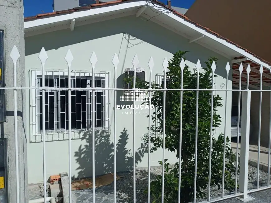 Foto 1 de Casa com 3 Quartos à venda, 360m² em Ipiranga, São José