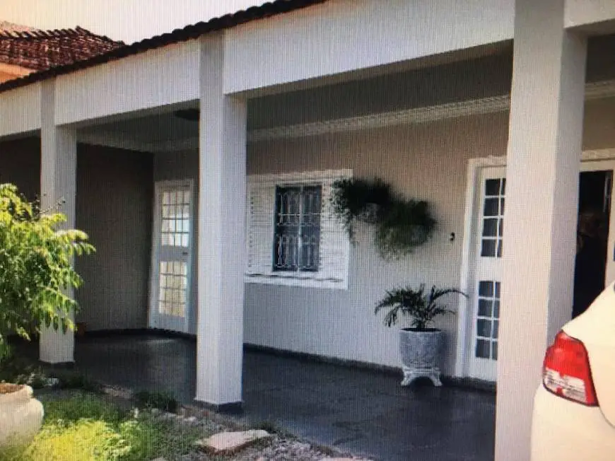 Foto 1 de Casa com 4 Quartos para venda ou aluguel, 200m² em Jardim Cuiabá, Cuiabá