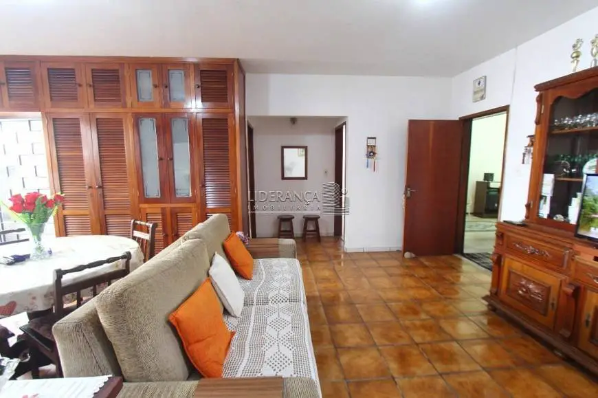 Foto 2 de Casa com 4 Quartos à venda, 147m² em Trindade, Florianópolis