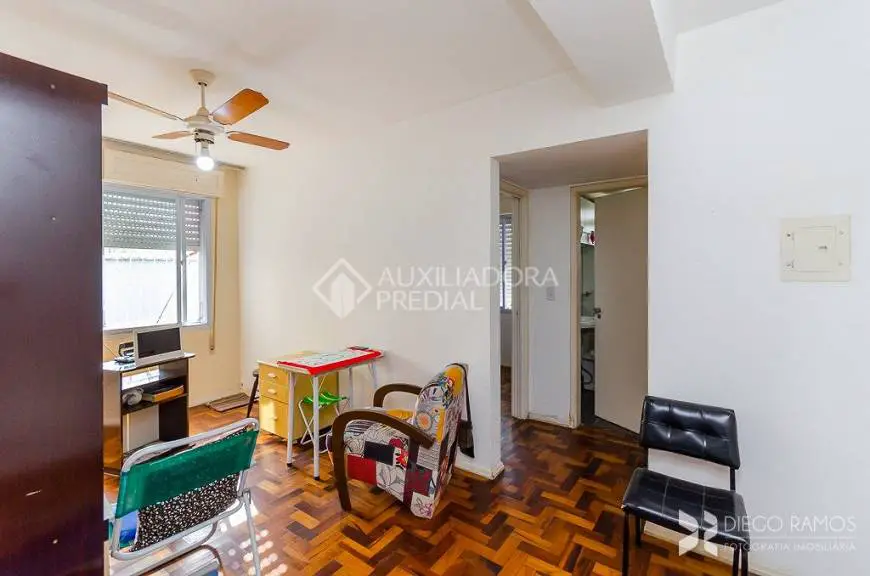 Foto 1 de Apartamento com 1 Quarto à venda, 40m² em Camaquã, Porto Alegre