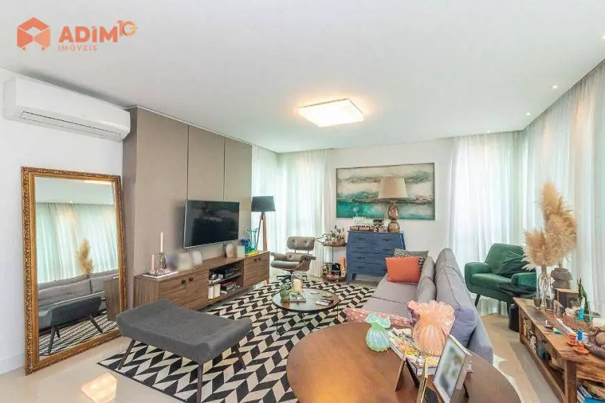 Foto 1 de Apartamento com 3 Quartos à venda, 114m² em Centro, Balneário Camboriú