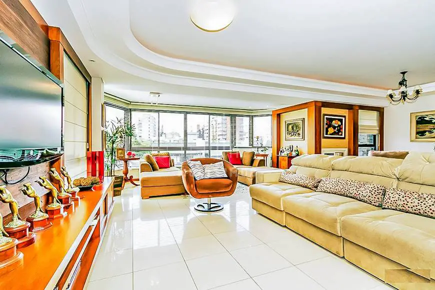 Foto 1 de Apartamento com 3 Quartos para alugar, 215m² em Mont' Serrat, Porto Alegre