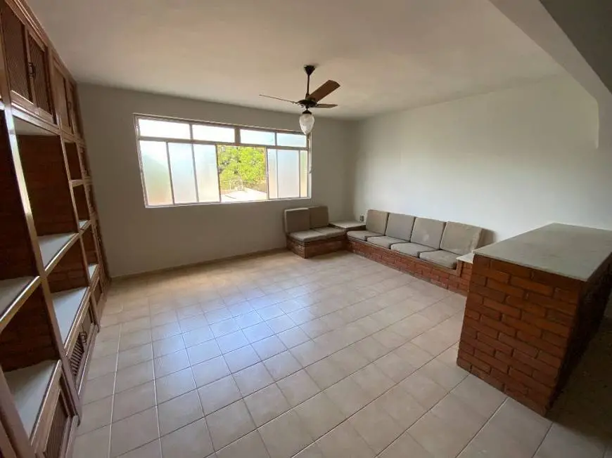 Foto 4 de Apartamento com 3 Quartos à venda, 130m² em São José, Montes Claros
