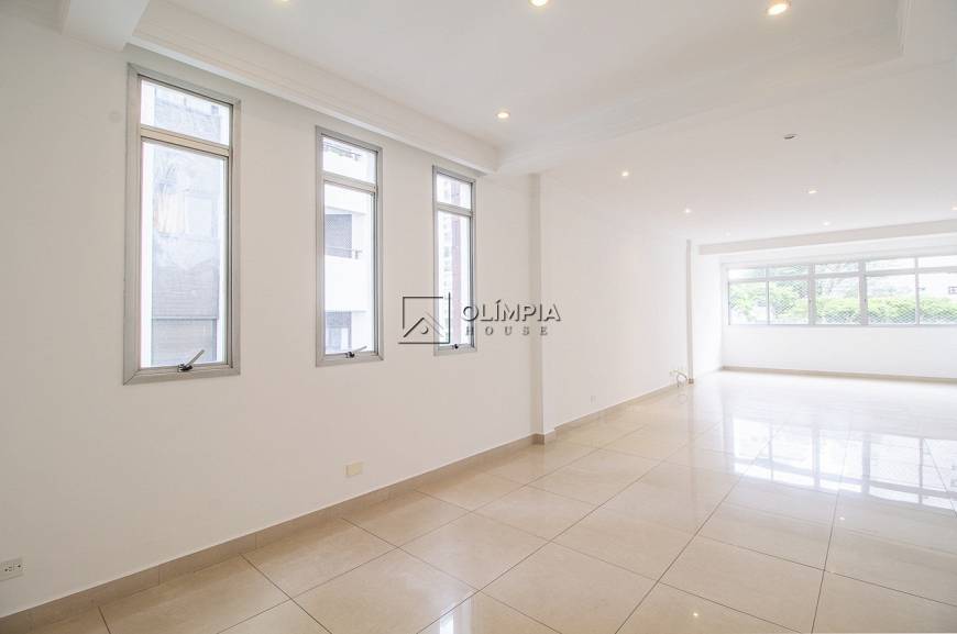 Foto 4 de Apartamento com 3 Quartos para alugar, 212m² em Vila Nova Conceição, São Paulo