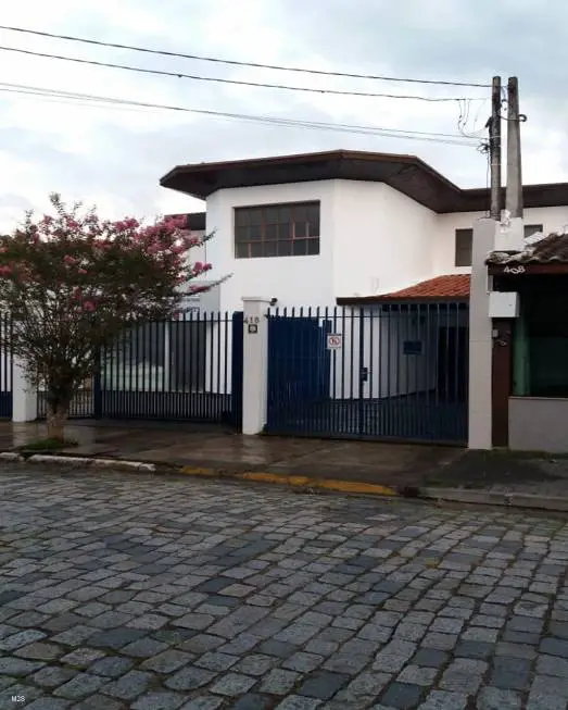 Foto 1 de Apartamento com 3 Quartos à venda, 185m² em Vila Paraiba, Guaratinguetá