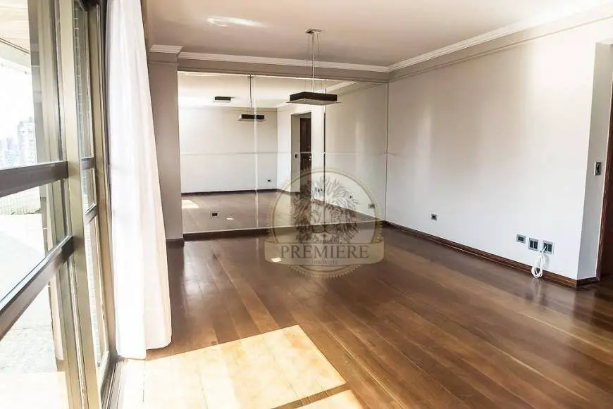 Foto 2 de Apartamento com 4 Quartos para alugar, 178m² em Batel, Curitiba