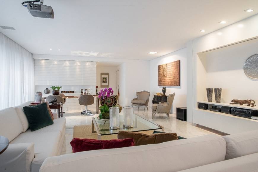 Foto 1 de Apartamento com 4 Quartos à venda, 220m² em Belvedere, Belo Horizonte