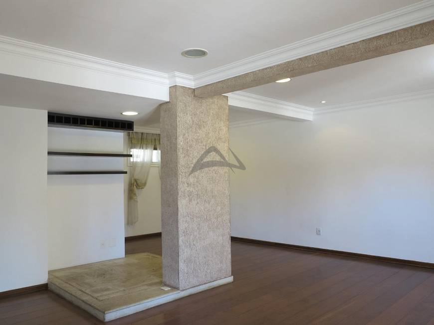 Foto 3 de Apartamento com 4 Quartos à venda, 200m² em Cambuí, Campinas