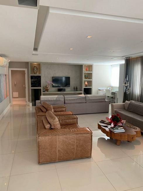 Foto 1 de Apartamento com 4 Quartos à venda, 240m² em Cambuí, Campinas