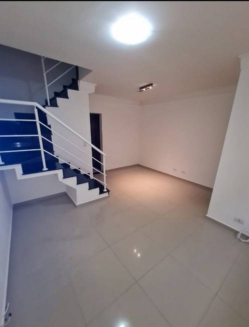 Foto 1 de Casa com 3 Quartos para alugar, 78m² em Campo Grande, São Paulo