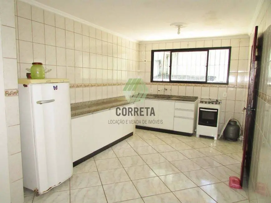 Foto 5 de Casa com 3 Quartos para alugar, 200m² em Estancia Monazitica, Serra