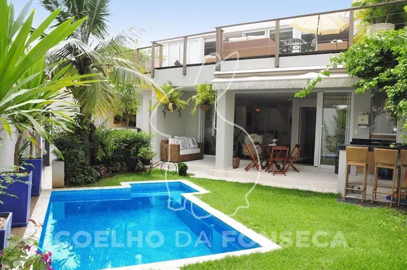 Foto 1 de Casa com 4 Quartos à venda, 320m² em Jardim Leonor, São Paulo