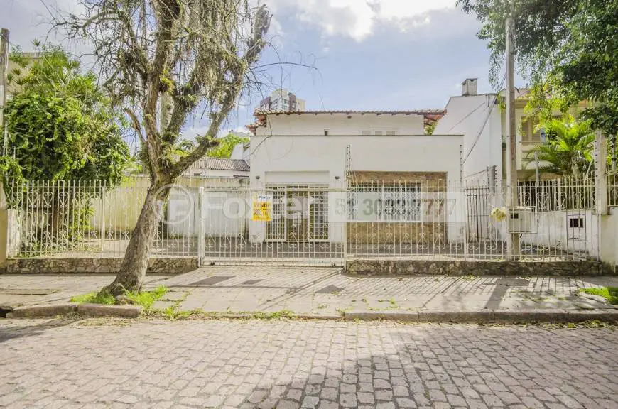 Foto 1 de Casa com 4 Quartos à venda, 393m² em Passo da Areia, Porto Alegre