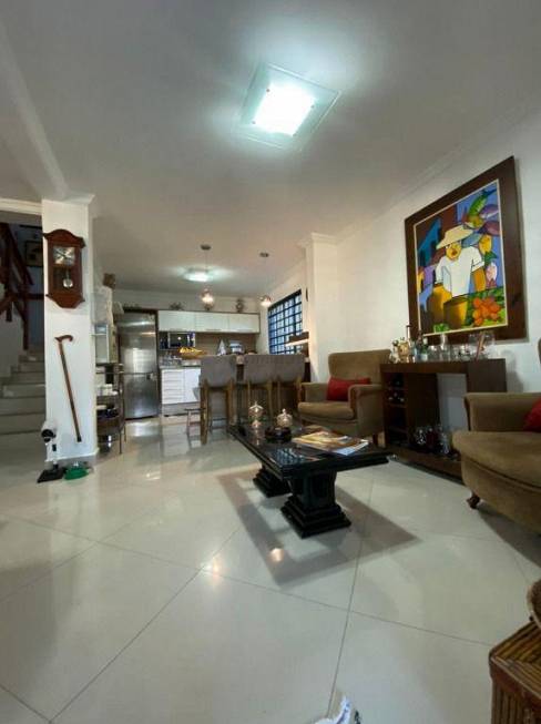 Foto 3 de Casa de Condomínio com 3 Quartos à venda, 240m² em Santa Cruz, Cuiabá