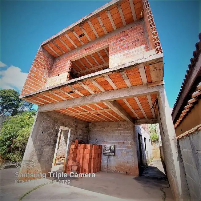 Foto 2 de Sobrado com 4 Quartos à venda, 194m² em Capoavinha, Mairiporã