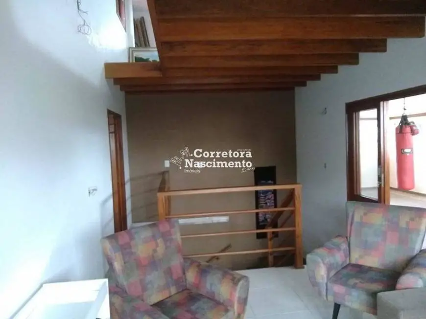 Foto 1 de Sobrado com 4 Quartos para alugar, 462m² em Centro, Jacareí