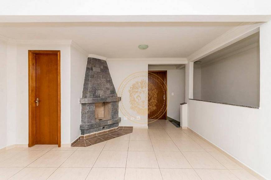 Foto 1 de Sobrado com 4 Quartos para alugar, 126m² em Guabirotuba, Curitiba