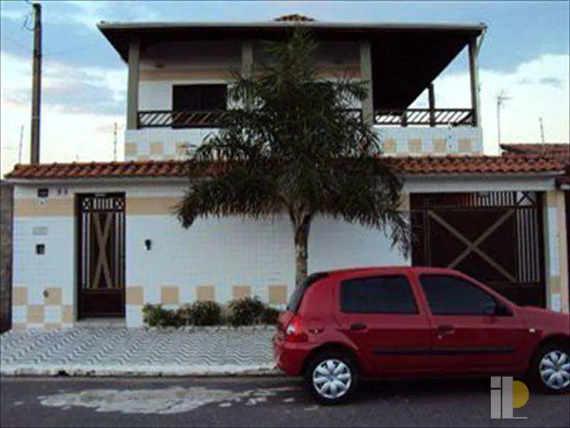 Foto 1 de Sobrado com 4 Quartos à venda, 225m² em Solemar, Praia Grande