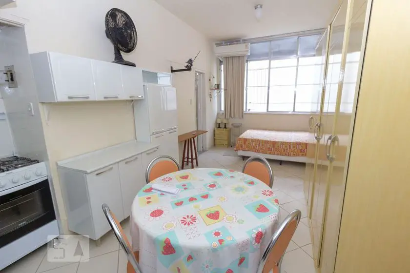 Foto 1 de Apartamento com 1 Quarto para alugar, 24m² em Laranjeiras, Rio de Janeiro
