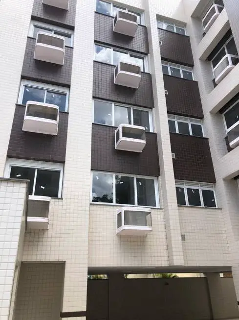 Foto 3 de Apartamento com 2 Quartos à venda, 75m² em Bom Jesus, Porto Alegre
