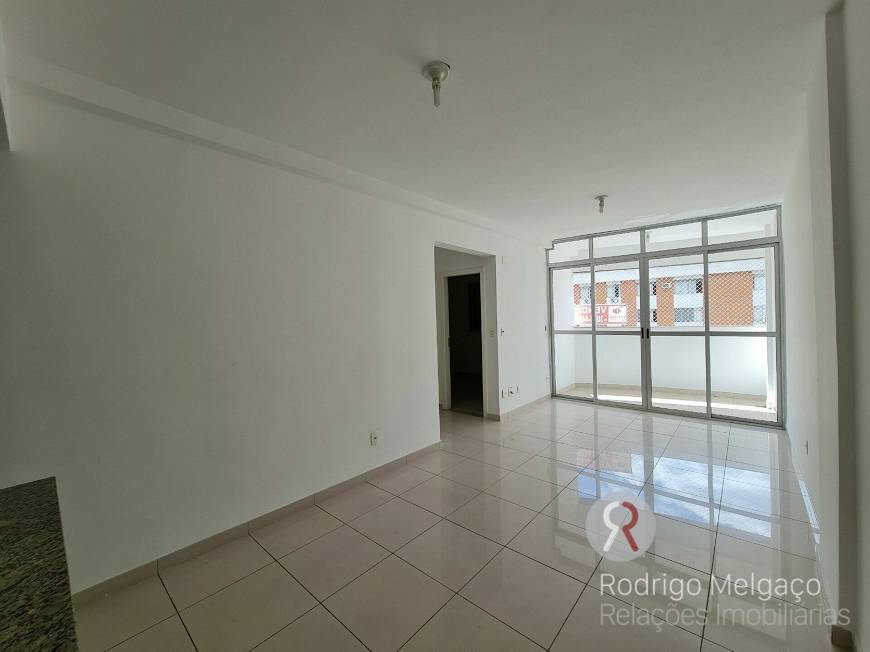 Foto 2 de Apartamento com 2 Quartos à venda, 64m² em Santo Antônio, Belo Horizonte