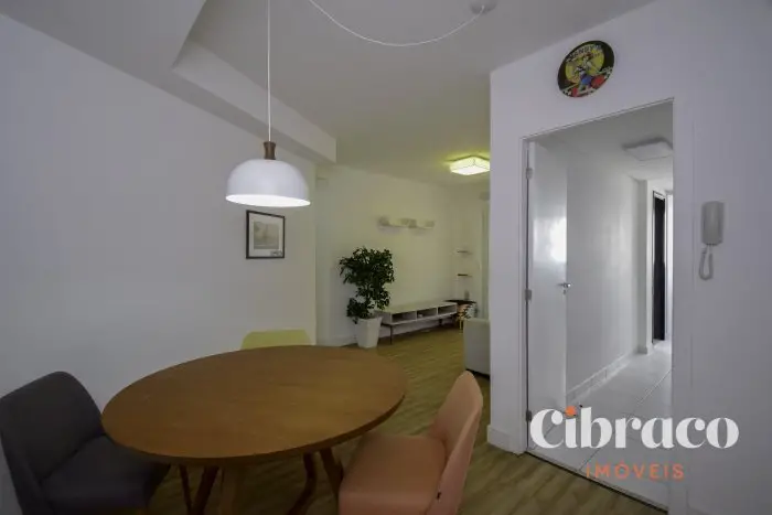 Foto 2 de Apartamento com 2 Quartos para alugar, 90m² em Vila Izabel, Curitiba