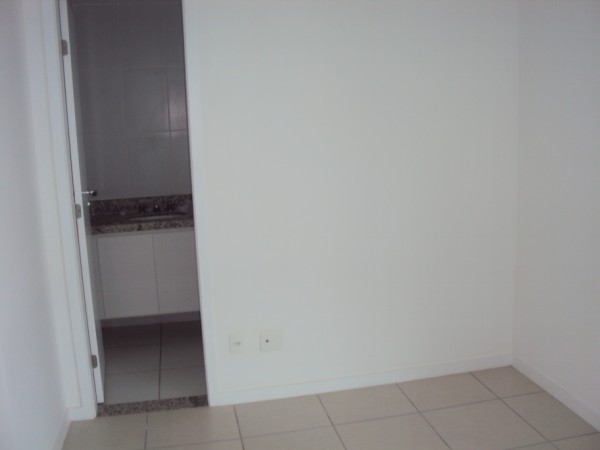 Foto 2 de Apartamento com 3 Quartos para alugar, 97m² em Enseada do Suá, Vitória