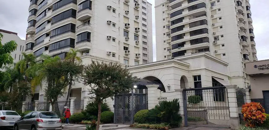 Foto 1 de Apartamento com 3 Quartos para venda ou aluguel, 138m² em Menino Deus, Porto Alegre