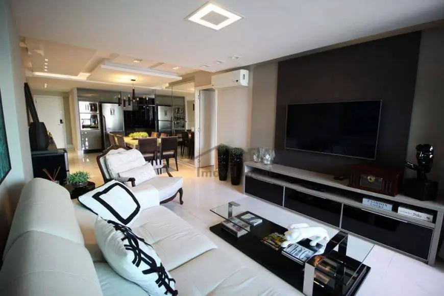 Foto 3 de Apartamento com 3 Quartos à venda, 113m² em Mercês, Curitiba
