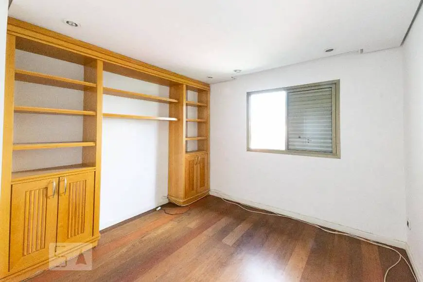 Foto 1 de Apartamento com 3 Quartos para alugar, 131m² em Moema, São Paulo