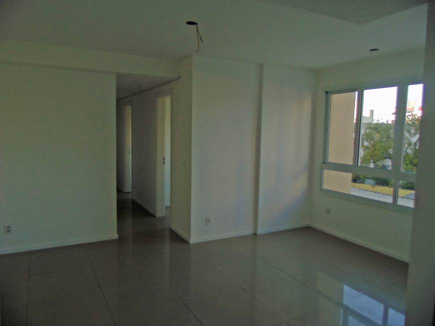Foto 2 de Apartamento com 3 Quartos à venda, 71m² em Passo da Areia, Porto Alegre