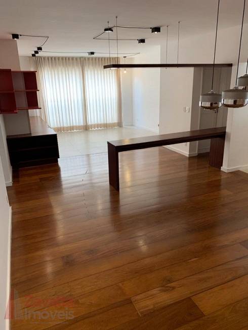 Foto 4 de Apartamento com 3 Quartos à venda, 140m² em Vila Cordeiro, São Paulo