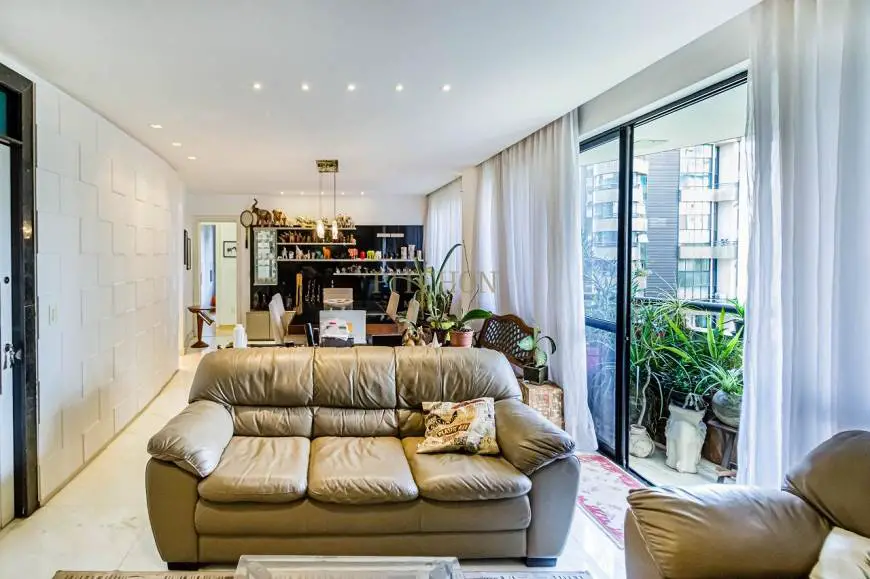 Foto 2 de Apartamento com 4 Quartos à venda, 155m² em Belvedere, Belo Horizonte