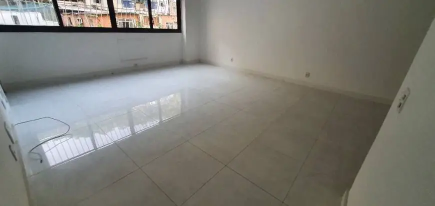Foto 5 de Apartamento com 4 Quartos para alugar, 160m² em Leme, Rio de Janeiro