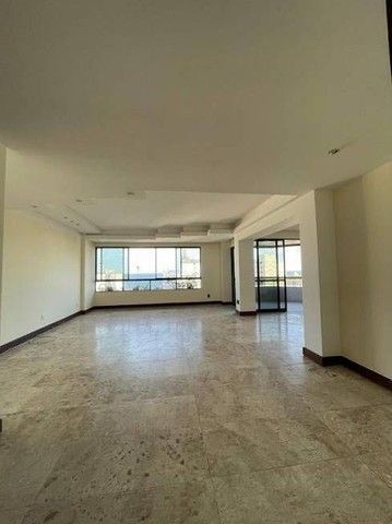 Foto 2 de Apartamento com 4 Quartos à venda, 220m² em Pituba, Salvador