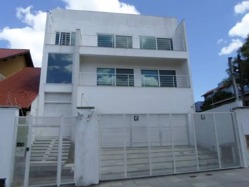 Foto 1 de Casa com 2 Quartos à venda, 470m² em Jardim Itú Sabará, Porto Alegre
