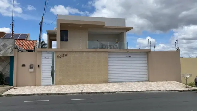 Foto 1 de Casa com 3 Quartos à venda, 330m² em Itararé, Campina Grande