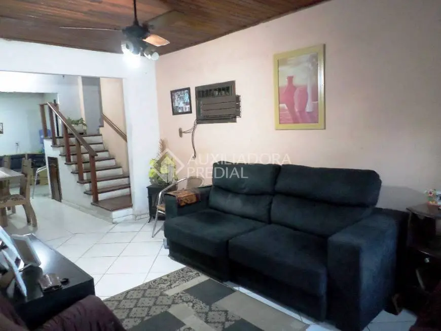 Foto 4 de Casa com 4 Quartos à venda, 154m² em Cavalhada, Porto Alegre