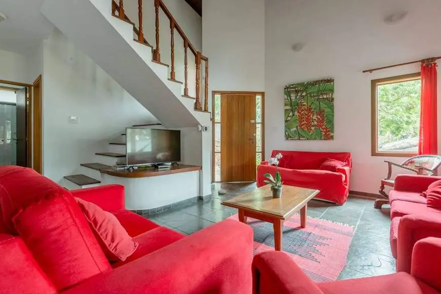 Foto 3 de Casa com 4 Quartos para alugar, 778m² em Centro, Ilhabela