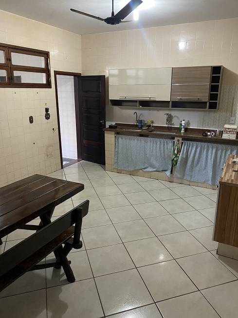 Foto 5 de Casa com 4 Quartos para alugar, 350m² em Jardim Guanabara, Rio de Janeiro