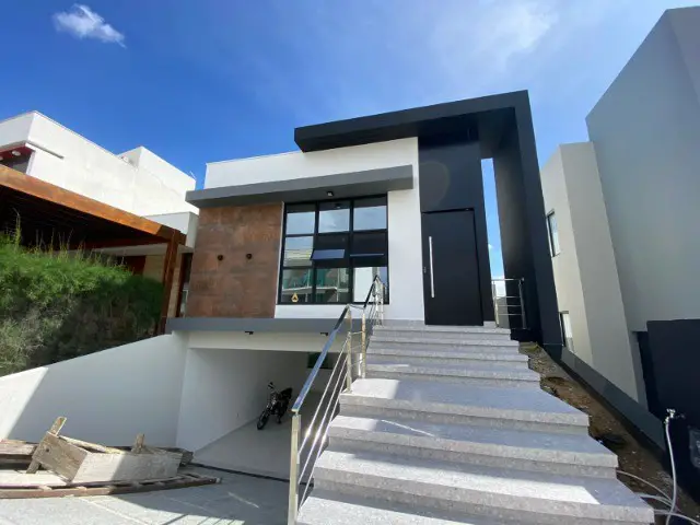 Foto 1 de Casa com 4 Quartos à venda, 184m² em Serrotão , Campina Grande