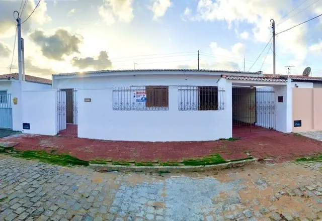 Foto 1 de Casa com 5 Quartos à venda, 240m² em Capim Macio, Natal