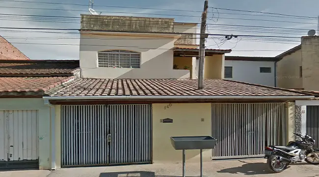 Foto 1 de Casa com 6 Quartos à venda, 190m² em Jardim Esperança, Guaratinguetá