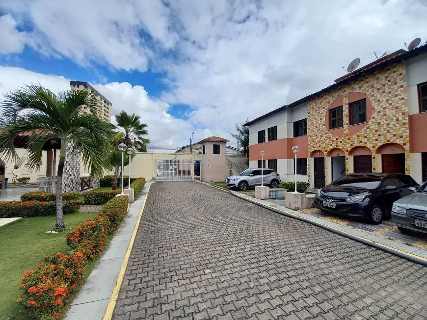 Foto 1 de Casa de Condomínio com 3 Quartos à venda, 80m² em Passaré, Fortaleza
