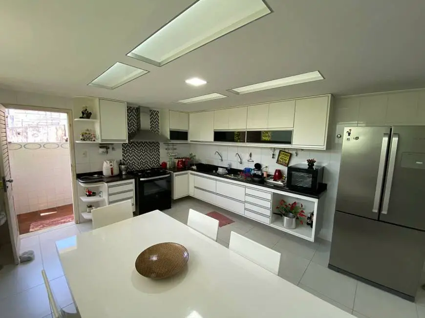 Foto 2 de Casa de Condomínio com 4 Quartos à venda, 462m² em Horto Florestal, Salvador