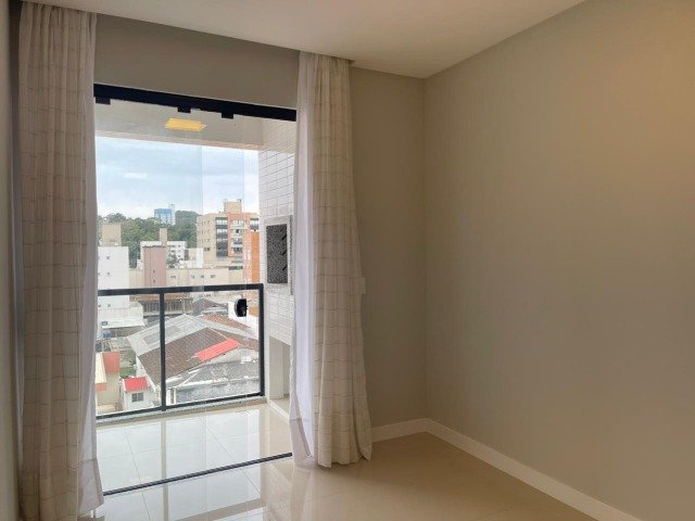 Foto 1 de Apartamento com 2 Quartos para alugar, 77m² em Nacoes, Balneário Camboriú