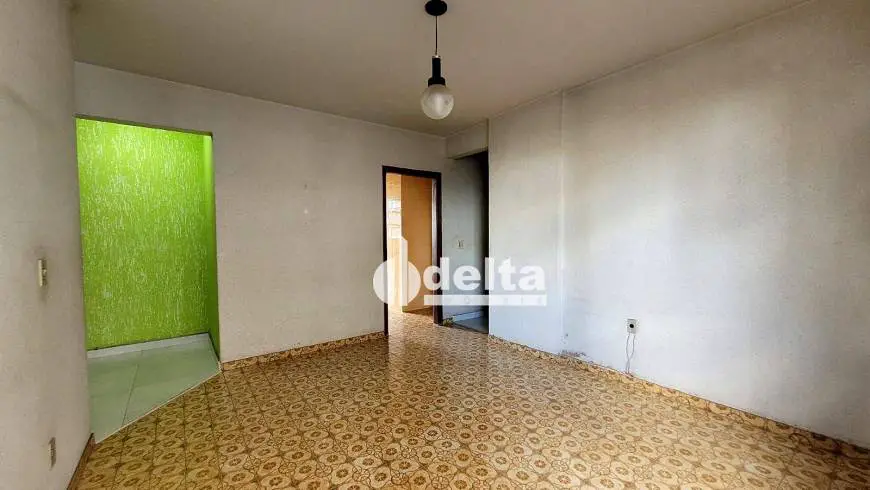 Foto 1 de Apartamento com 3 Quartos para alugar, 130m² em Centro, Uberlândia